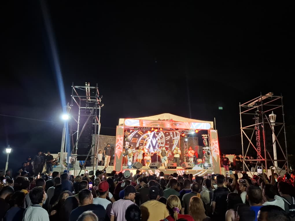 Santa Rita disfrutó de una noche de feria con gaitas y vallenato de talla internacional