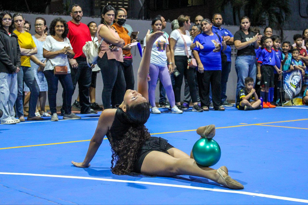 Fiesta cultural en la Plaza El Jazmín recuperada por la Alcaldía de Maracaibo