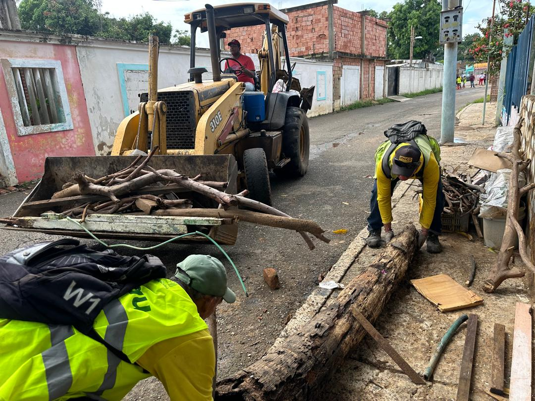 Alcaldía Bolivariana de Maracaibo atiende con el Operativo Cachivache a la parroquia Cacique Mara