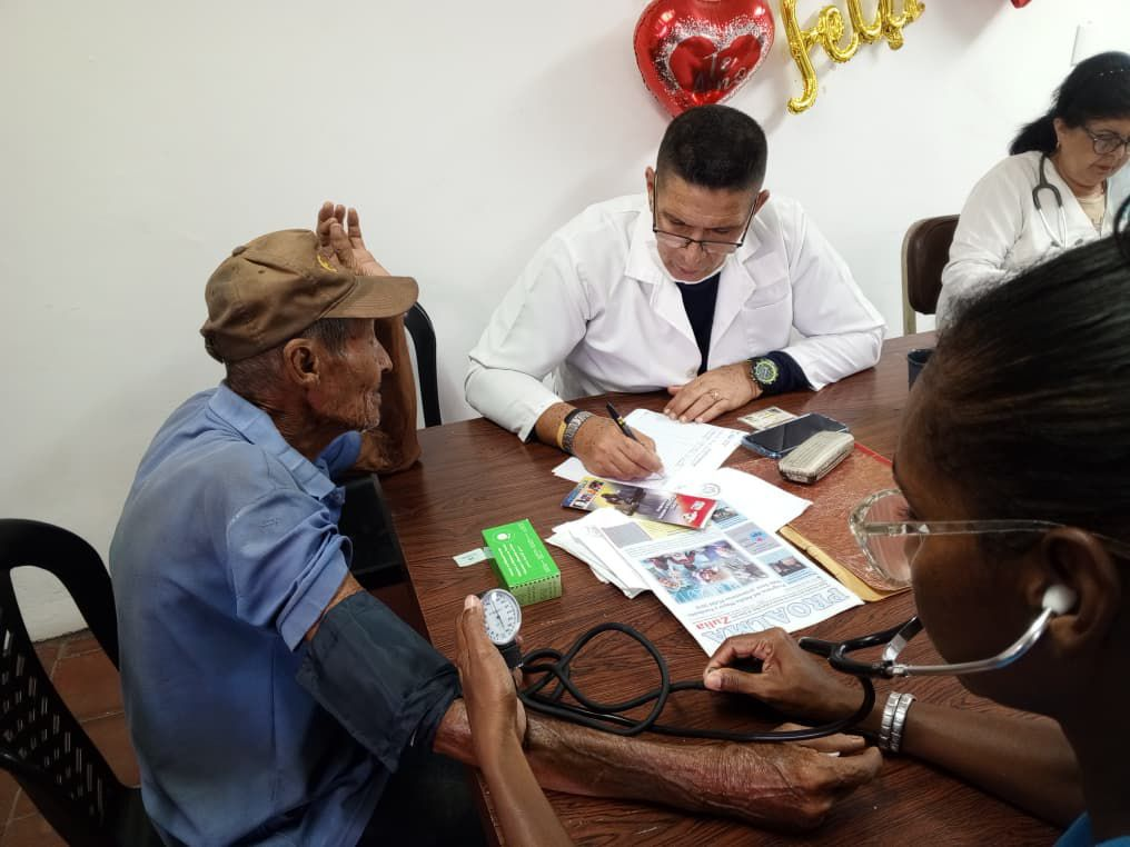 Atendidos 416 adultos mayores de Antonio Borjas Romero en jornada integral de la Gobernación del Zulia