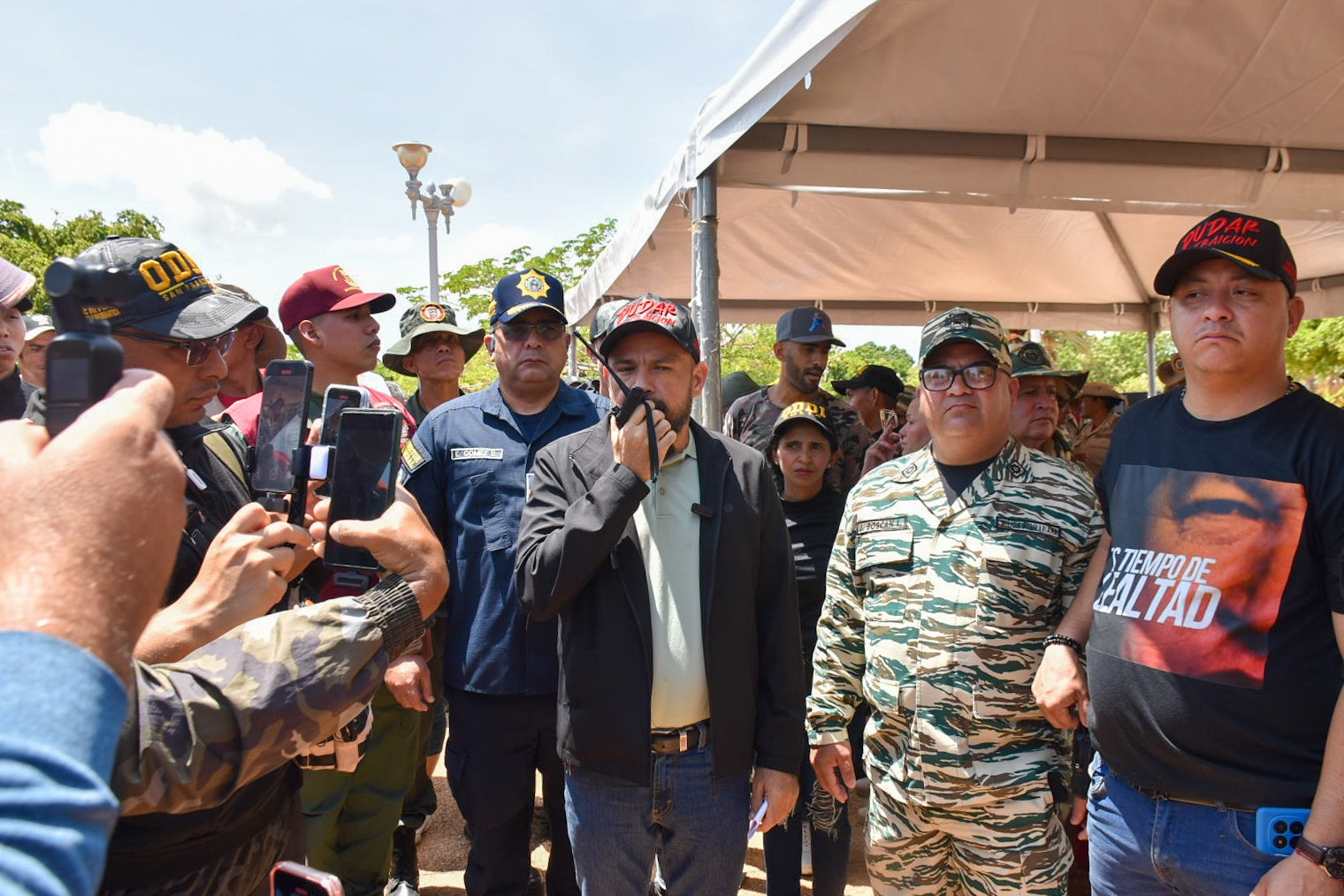 Alcalde Héctor Soto sostuvo encuentro con organismos de seguridad para la defensa de la Nación
