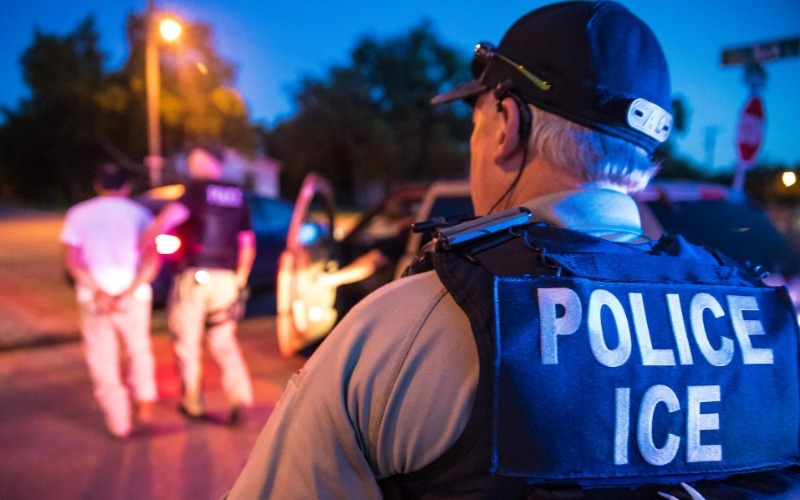 Juez impide a ICE encarcelar a migrantes que entraron a EEUU como menores no acompañados