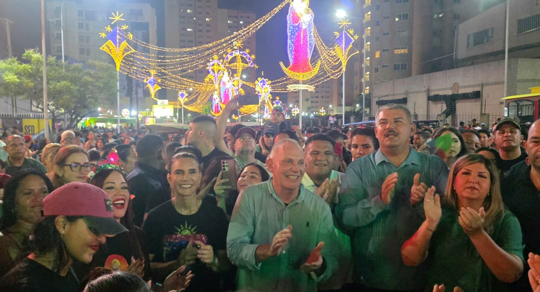 Marabinos colmaron Avenida Bella Vista en el encendido de la Feria de La Chinita