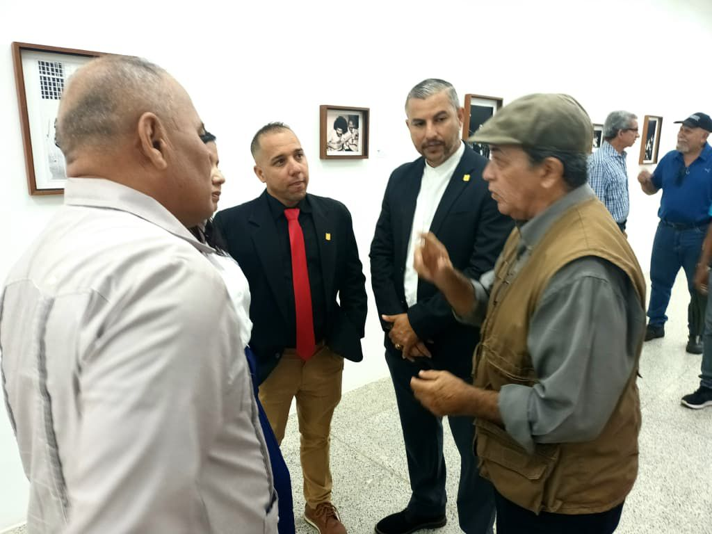 Con una retrospectiva fotográfica de Luis Pire recuerdan los 84 años del nacimiento de Alí Primera