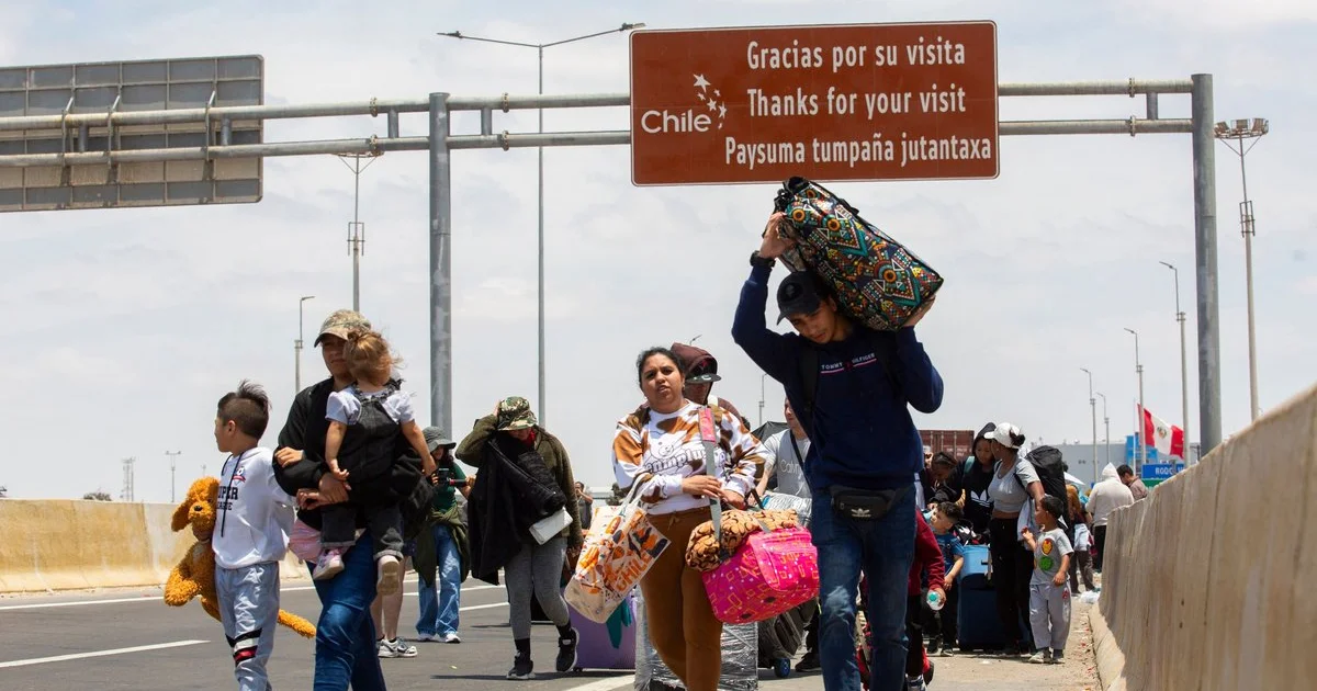 La frontera entre Perú y Chile, testigo del temor migrante ante posible ascenso de la ultraderecha
