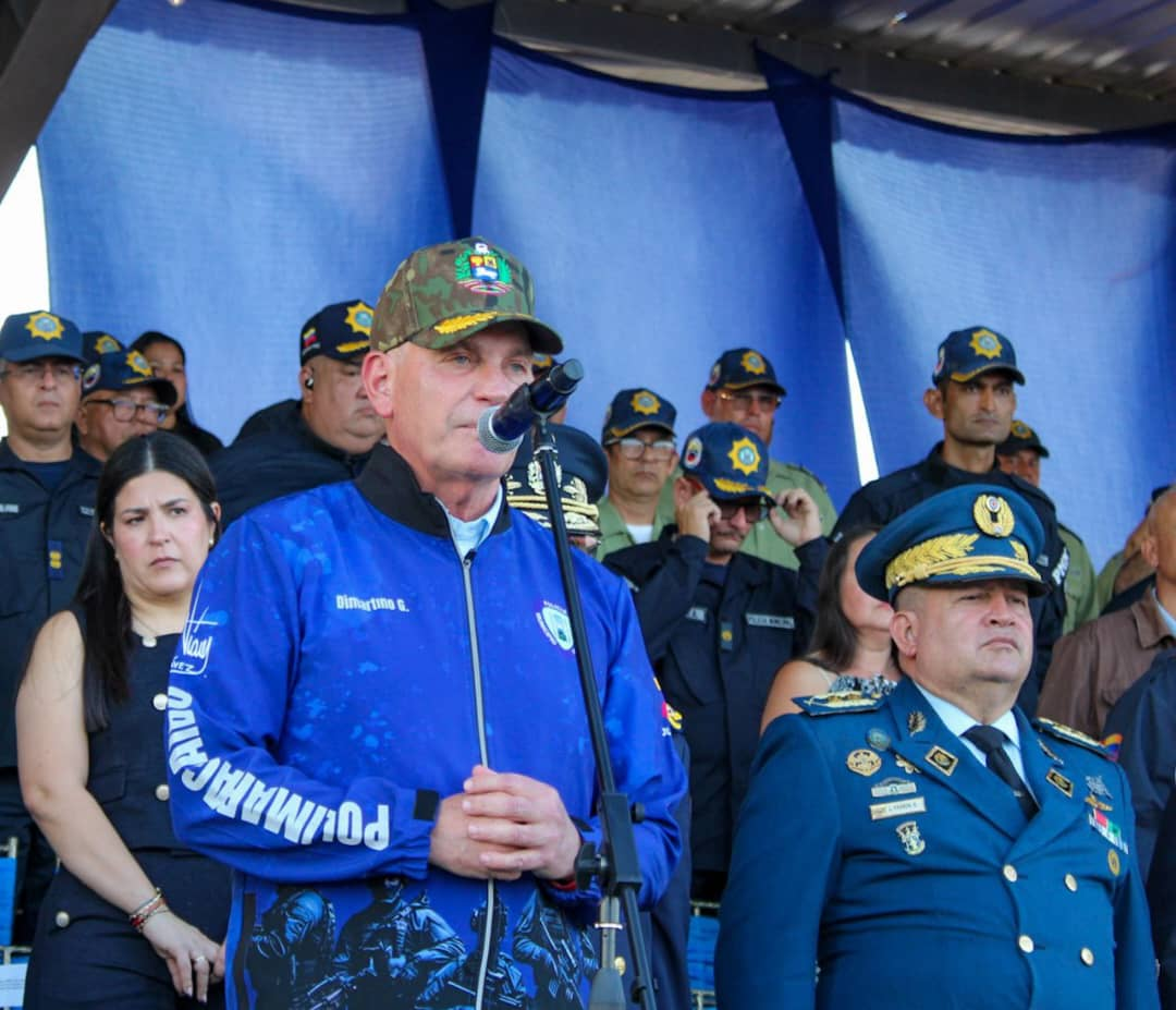 Alcalde Di Martino condecorado con la cruz del Instituto Autónomo Policía del municipio Maracaibo