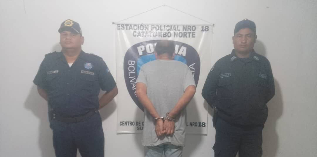 Detenido sujeto por acoso y resistencia a la autoridad