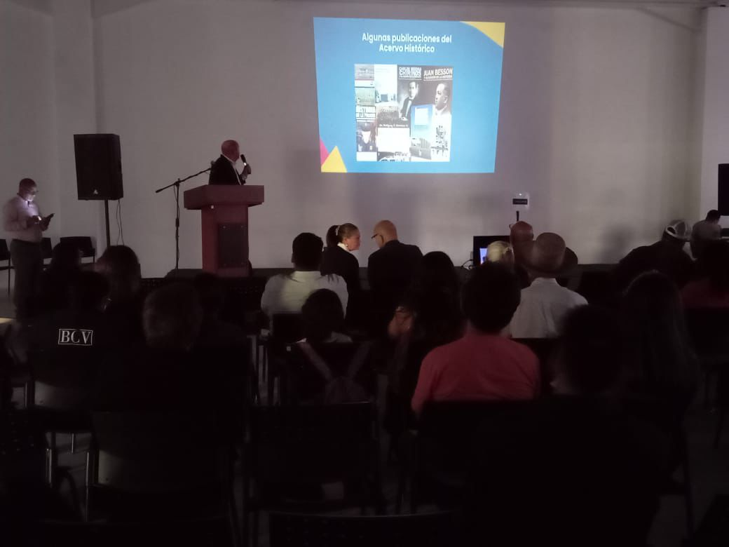 Director del Acervo Histórico: 