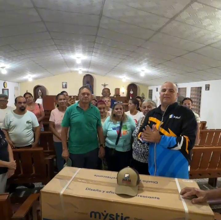 Alcalde Marco Perrotta dignifica la Capilla San Benito de Palermo con donación de aires acondicionado