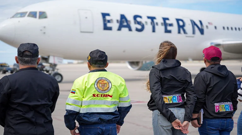 Aterriza vuelo 95 del Plan de Vuelta a la Patria con 266 venezolanos desde EEUU