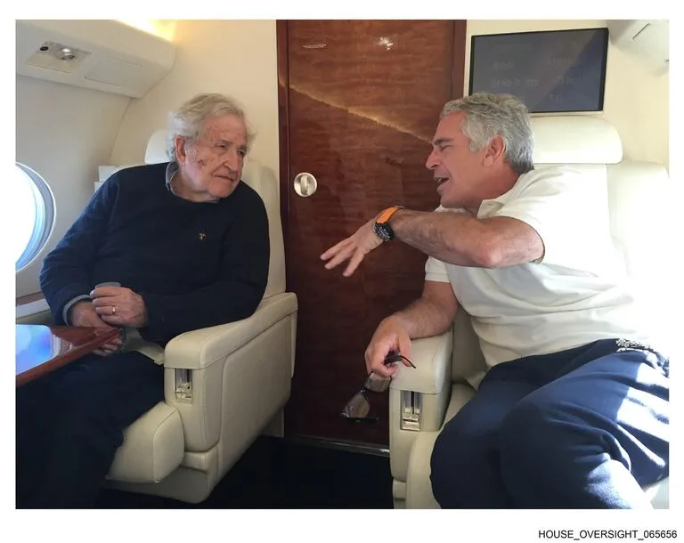 Famosos, citas de Lolita y chats perturbadores: el Congreso de EEUU revela nuevas imágenes del caso Epstein
