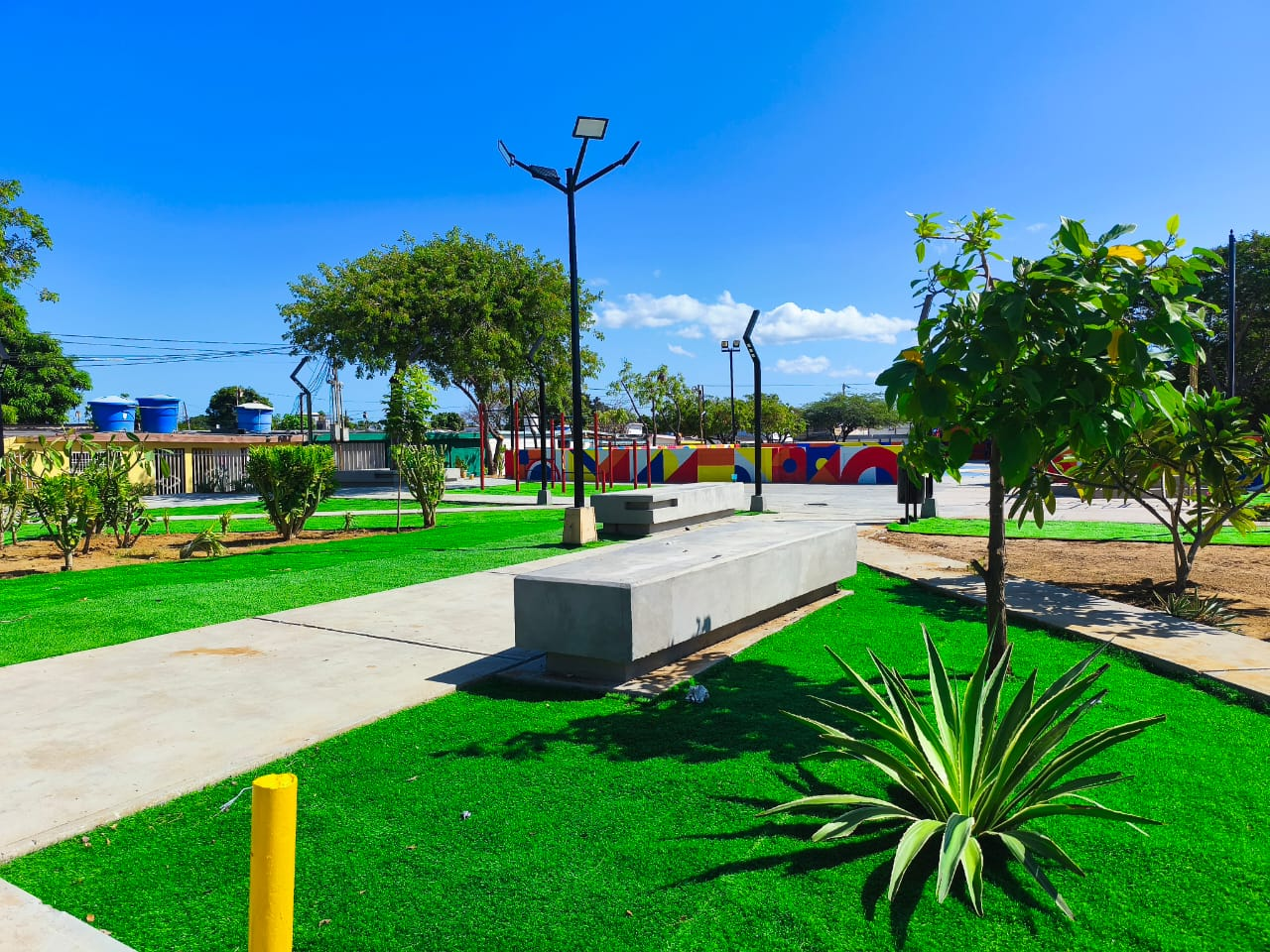 Plaza “Madrina Elia” de San Jacinto: Alcalde Di Martino entrega rehabilitada la plaza número 25 en Maracaibo