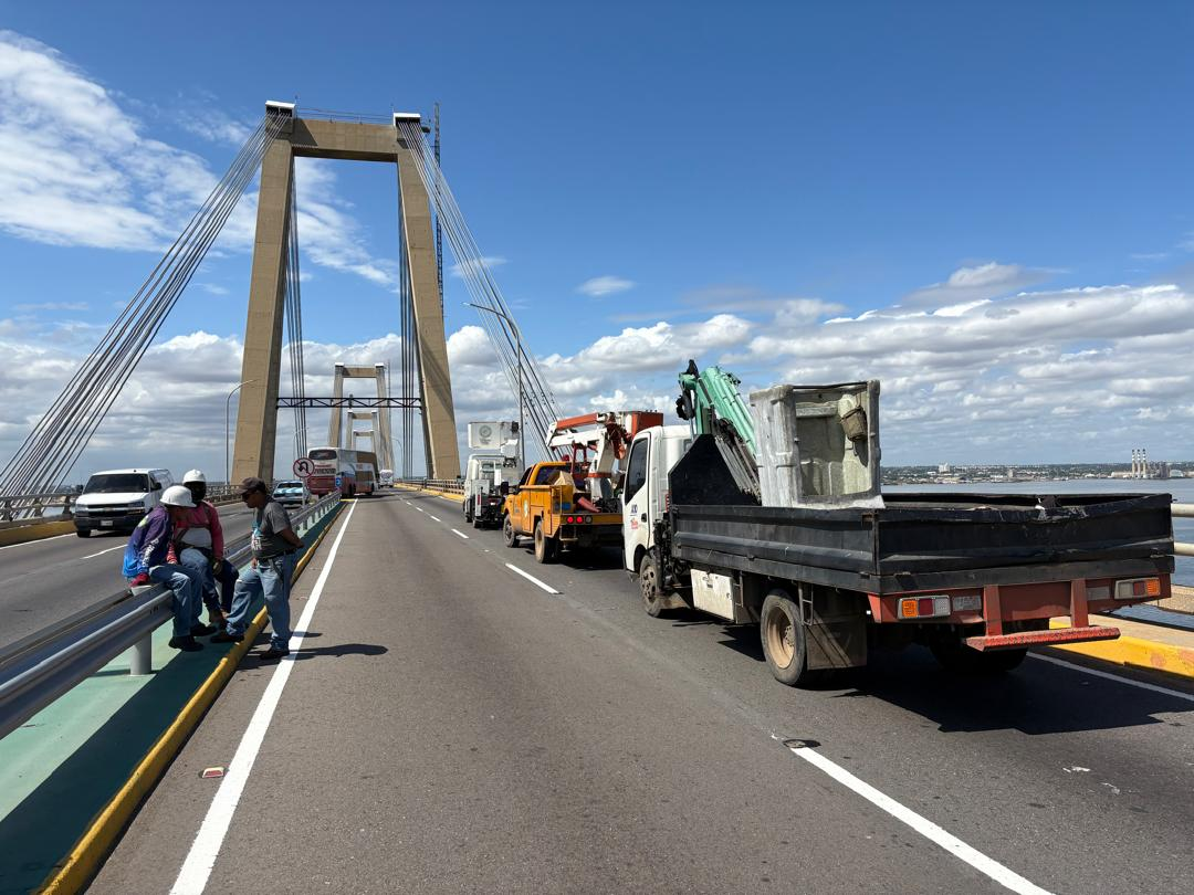 Falla atendida: Rehabilitada la iluminación de dos tramos del Puente Gral. Rafael Urdaneta