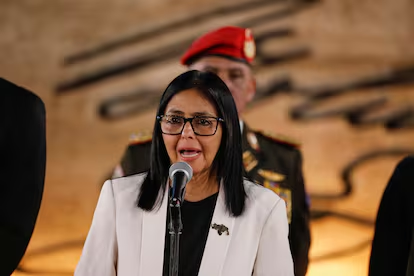 Delcy Rodríguez: Trabajadores están llamados a seguir el camino de unión y crecimiento