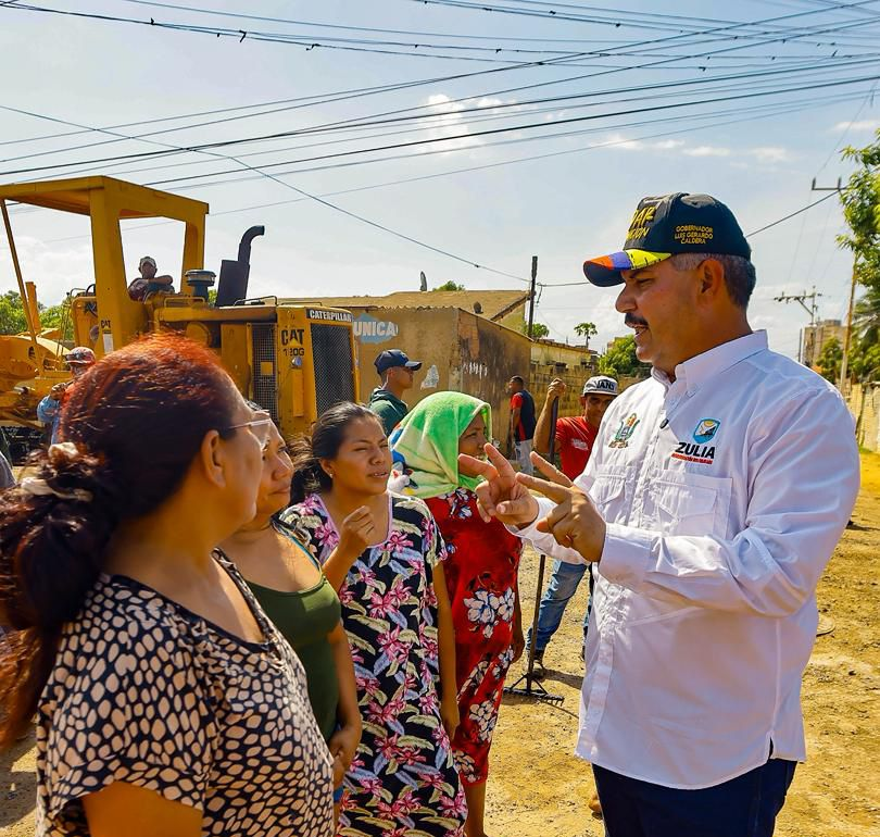 Gobernador inicia colocación de 5.000 toneladas de asfalto en corredor vial Ciudad Lossada