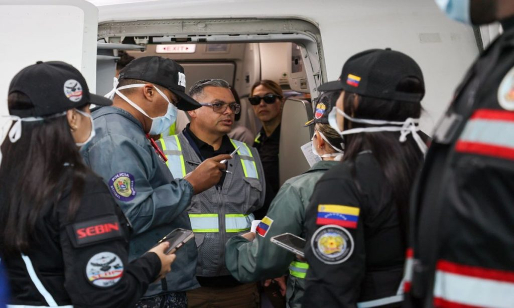 Regresan de EEUU a 120 venezolanos deportados