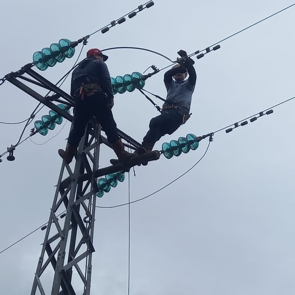 Tras afectación por lluvias CORPOELEC normaliza servicio en municipios de Mérida y Zulia