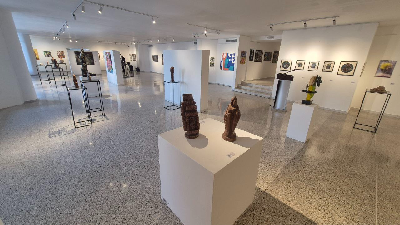 Secretaría de Cultura reabre la Galería Julio Árraga con una exposición de 70 artistas zulianos