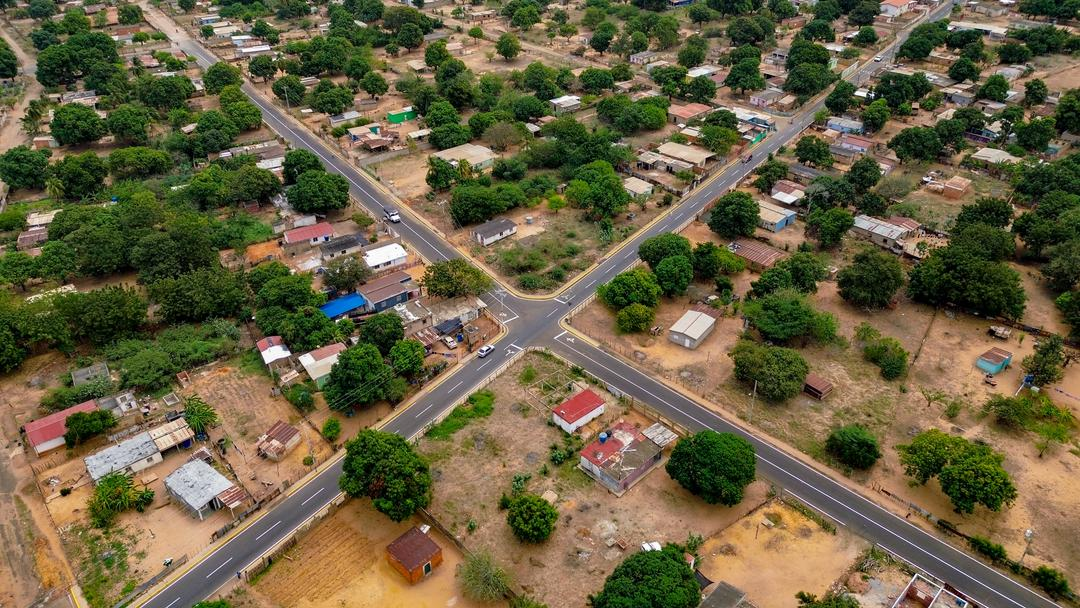Con más de 5 Kilómetros rehabilitados Gobernador Luis Caldera entrega asfaltado el corredor Las Peonías