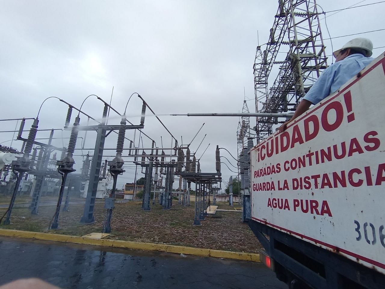 CORPOELEC aplica plan de lavado en subestaciones eléctricas zulianas