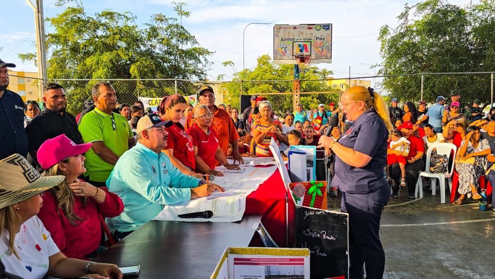 Gobernador Caldera evalúa proyectos junto a comunas del urbanismo Fabricio Ojeda en Lagunillas