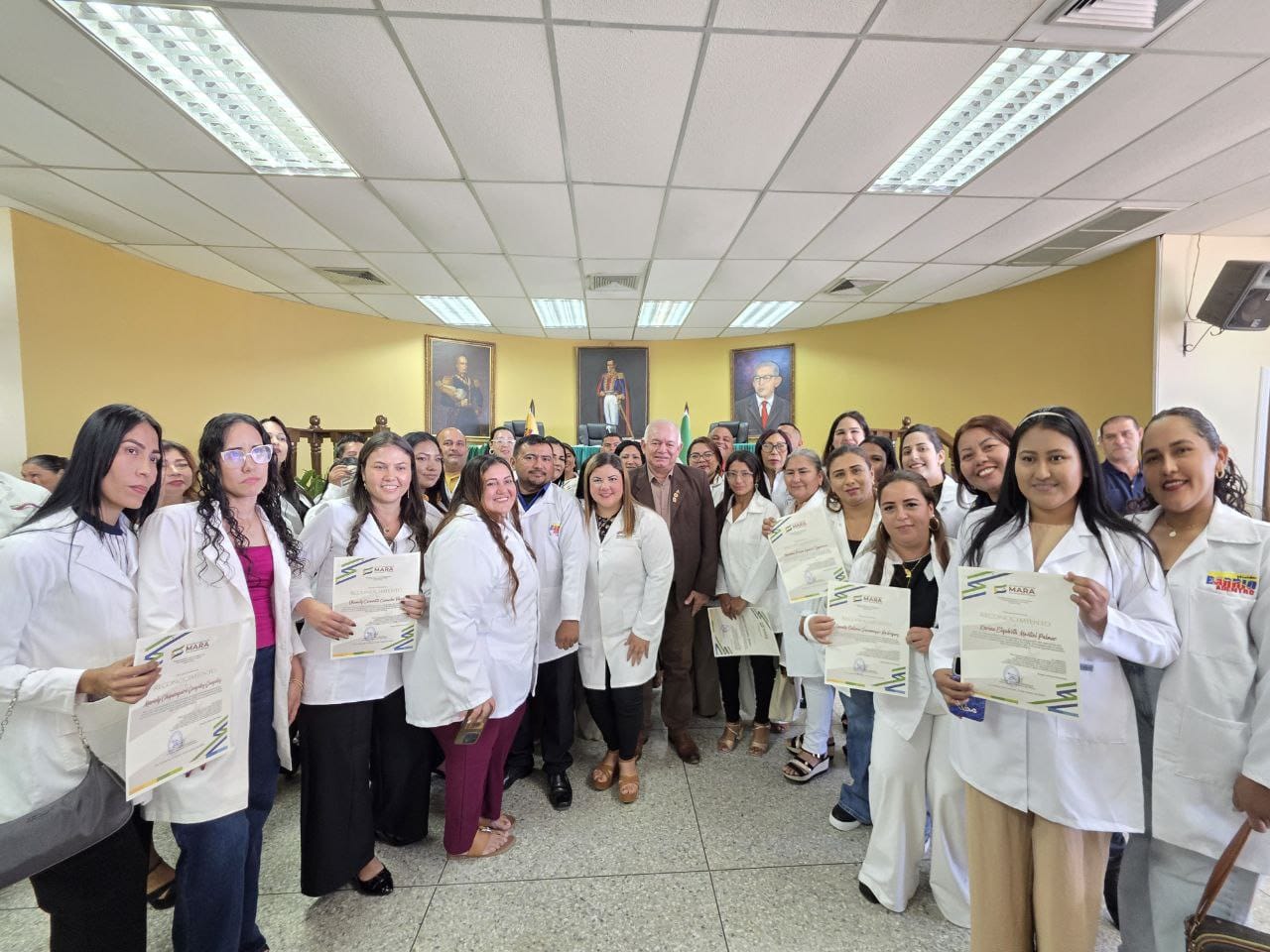 Alcaldía de Mara reconoce la labor de 34 médicos