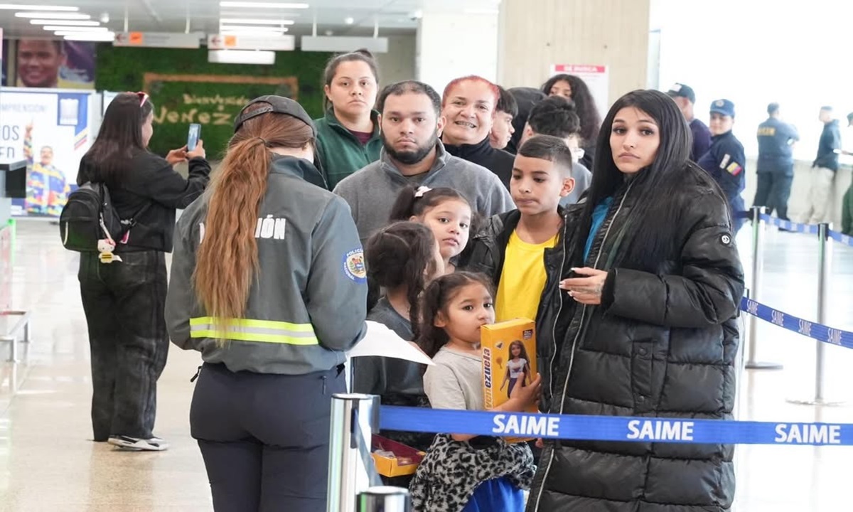 ¡Más deportados! 144 venezolanos procedentes de los EEUU llegan al país