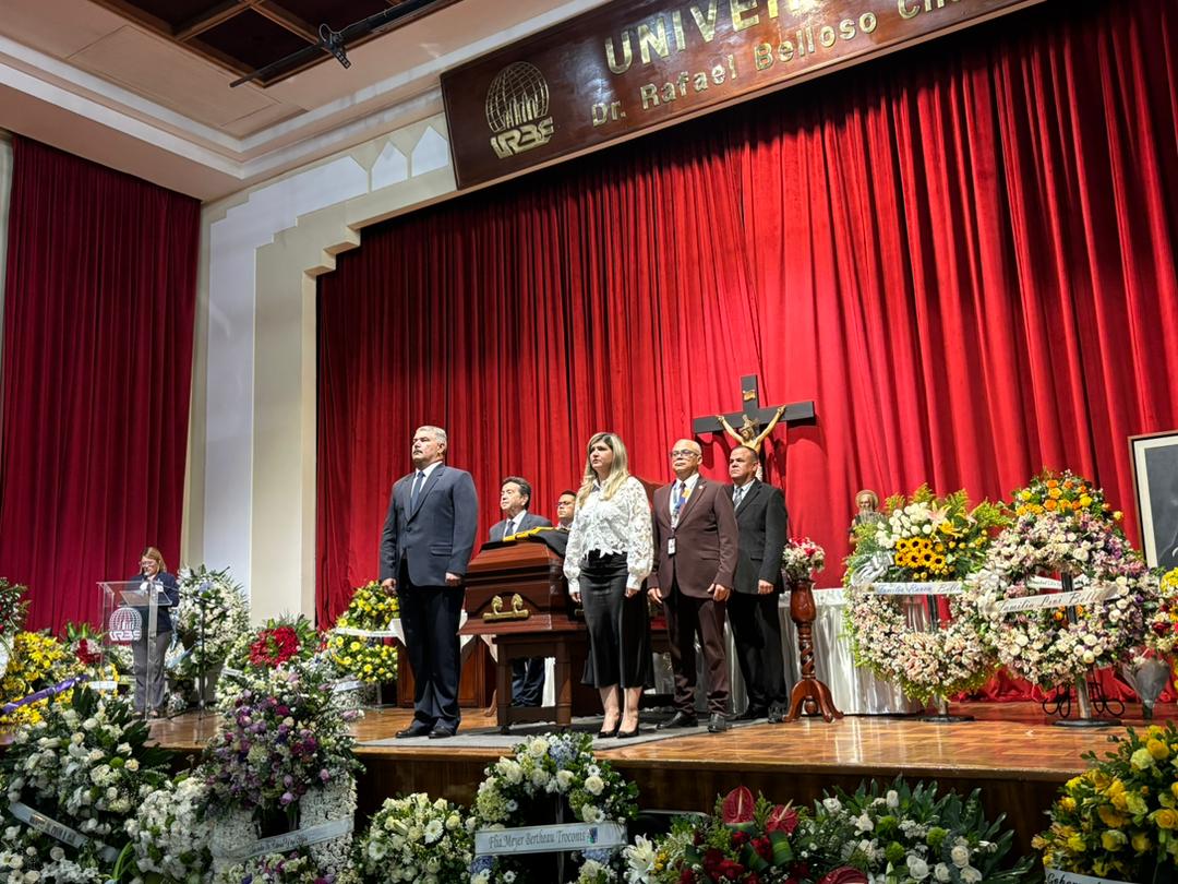 gobernador Luis Caldera despidió al rector fundador de la URBE