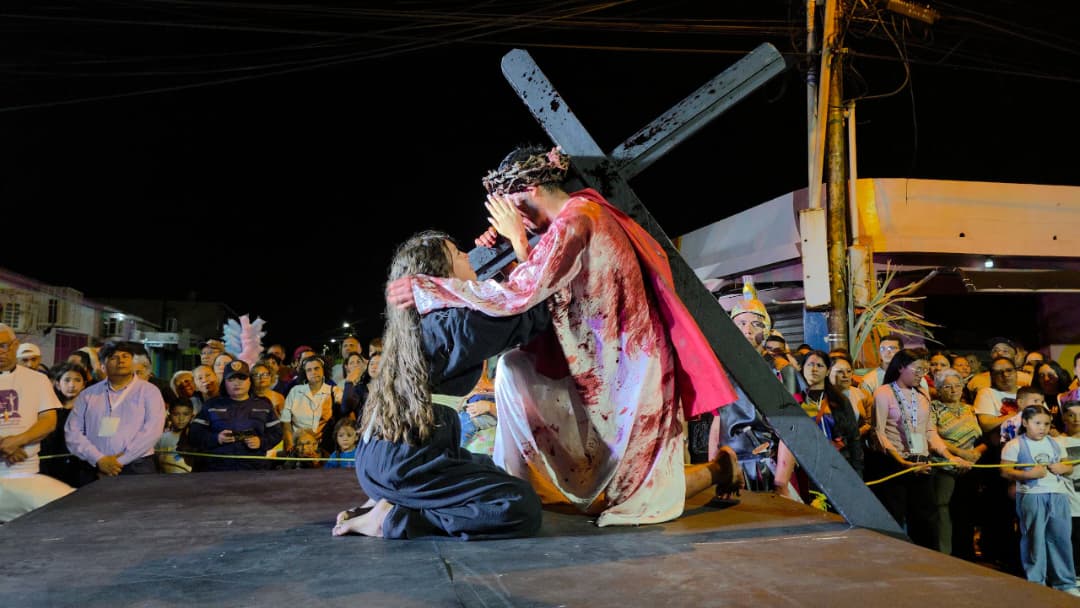 La fe se desbordó en San Rafael de El Moján con el XXVIII Viacrucis de la Juventud Católica marense