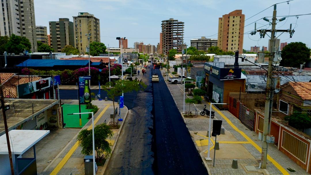 Gobernador Luis Caldera inspecciona el avance de los trabajos del Boulevard Avenida 11 de Maracaibo