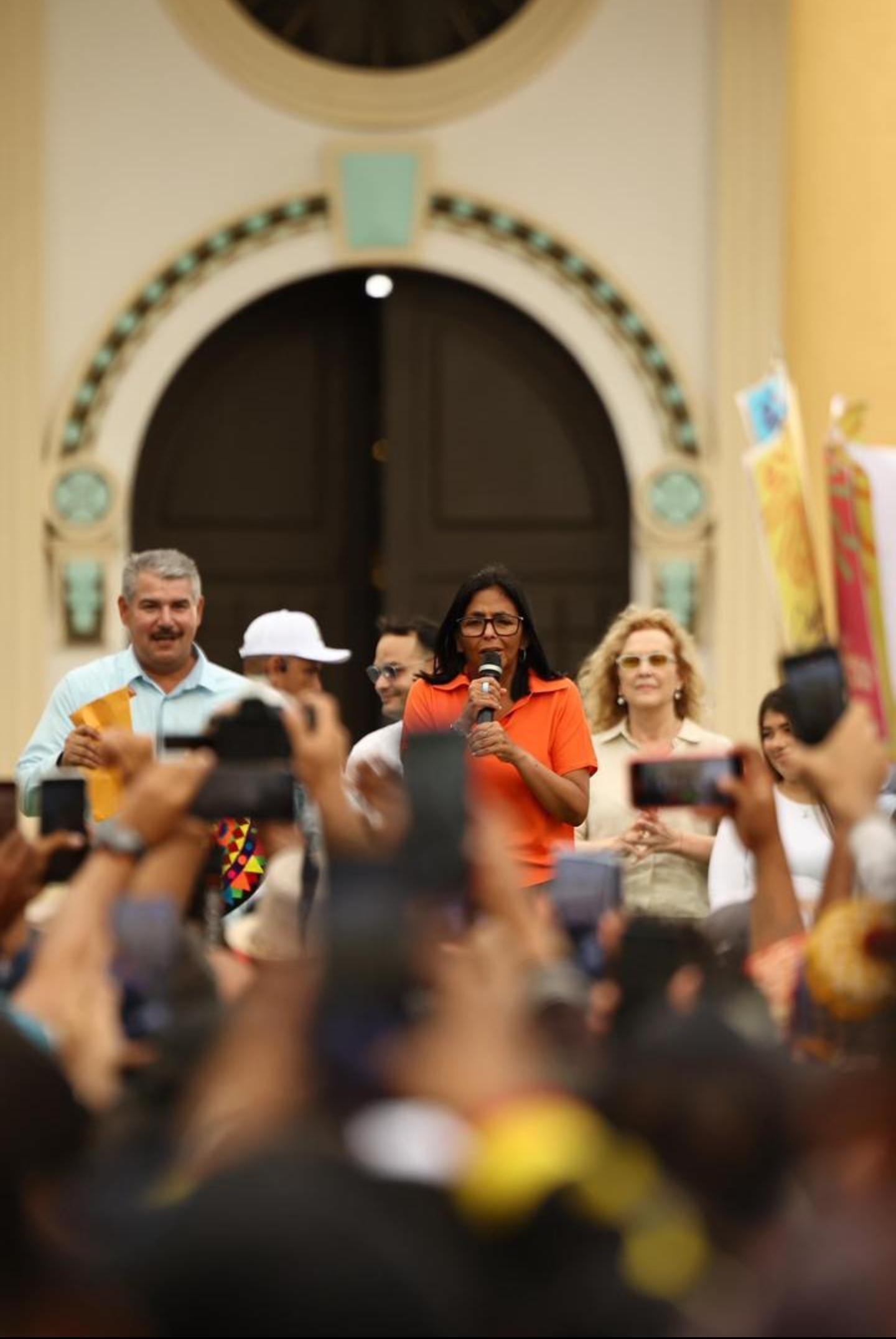 Presidenta Encargada: Ya estamos trabajando para resolver el problema eléctrico del Zulia