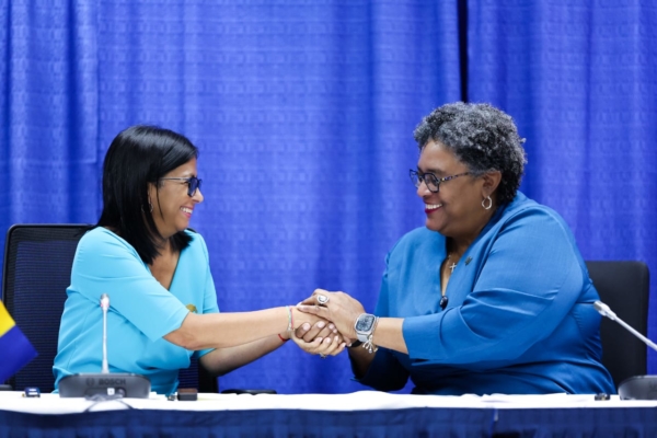 Delcy Rodríguez formalizó acuerdo estratégico con Barbados