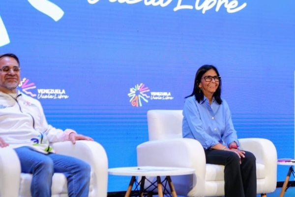 Delcy Rodríguez: Habrá incremento salarial «pero que ese remedio no sea peor que la enfermedad»