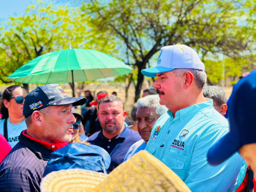 Gobernador Luis Caldera despliega Plan Estadal de Asfaltado con 2.500 toneladas en las adyacencias del Puente sobre el Lago