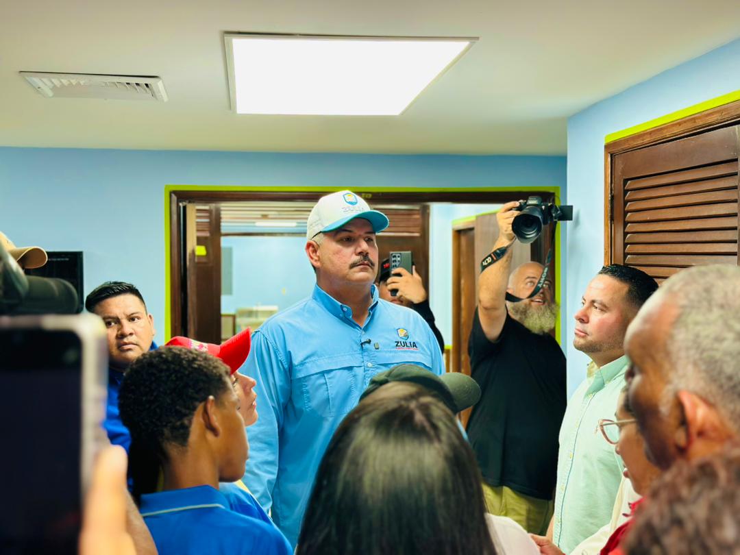Luis Caldera inspecciona avances del Plan Cayapa de la Saluden el Hospital tipo I Darío Suárez Ocando, de Bachaquero