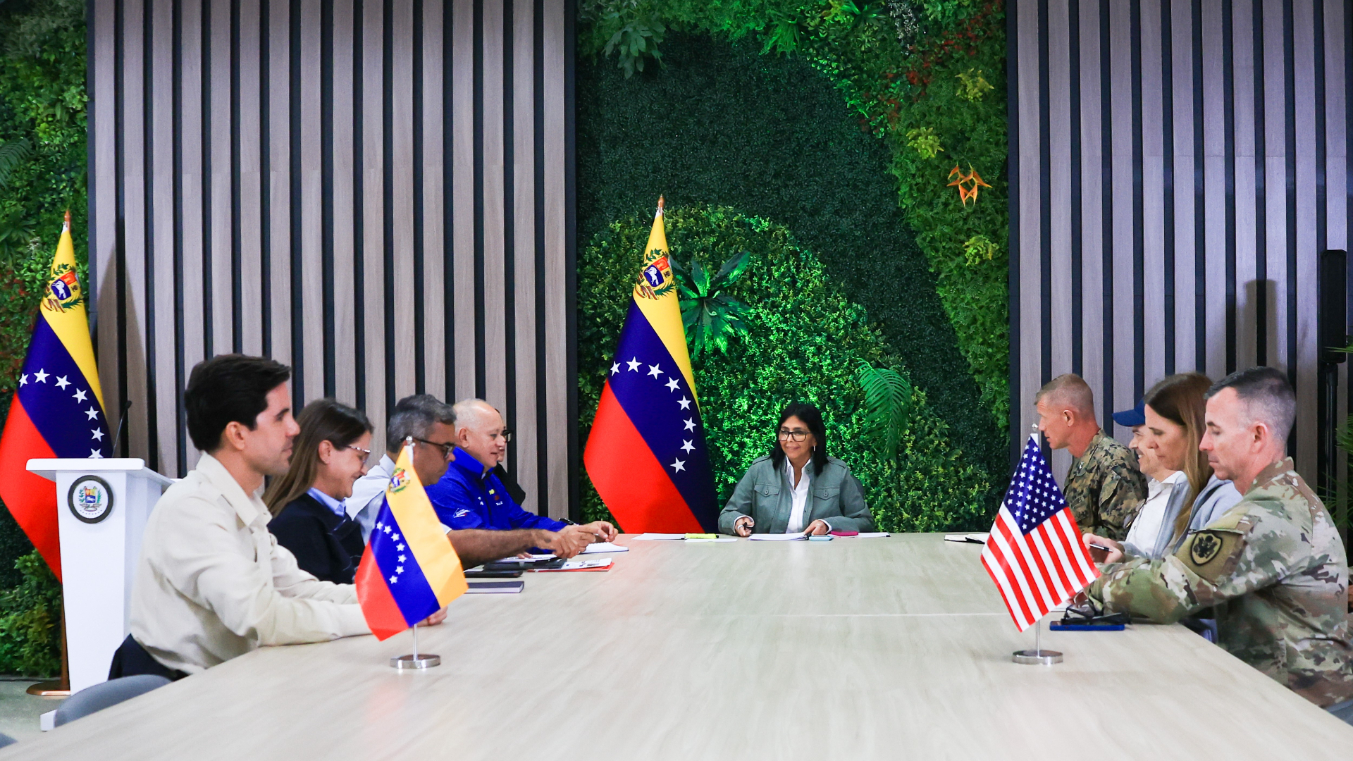 Venezuela y EEUU coordinan rescates y ayuda humanitaria