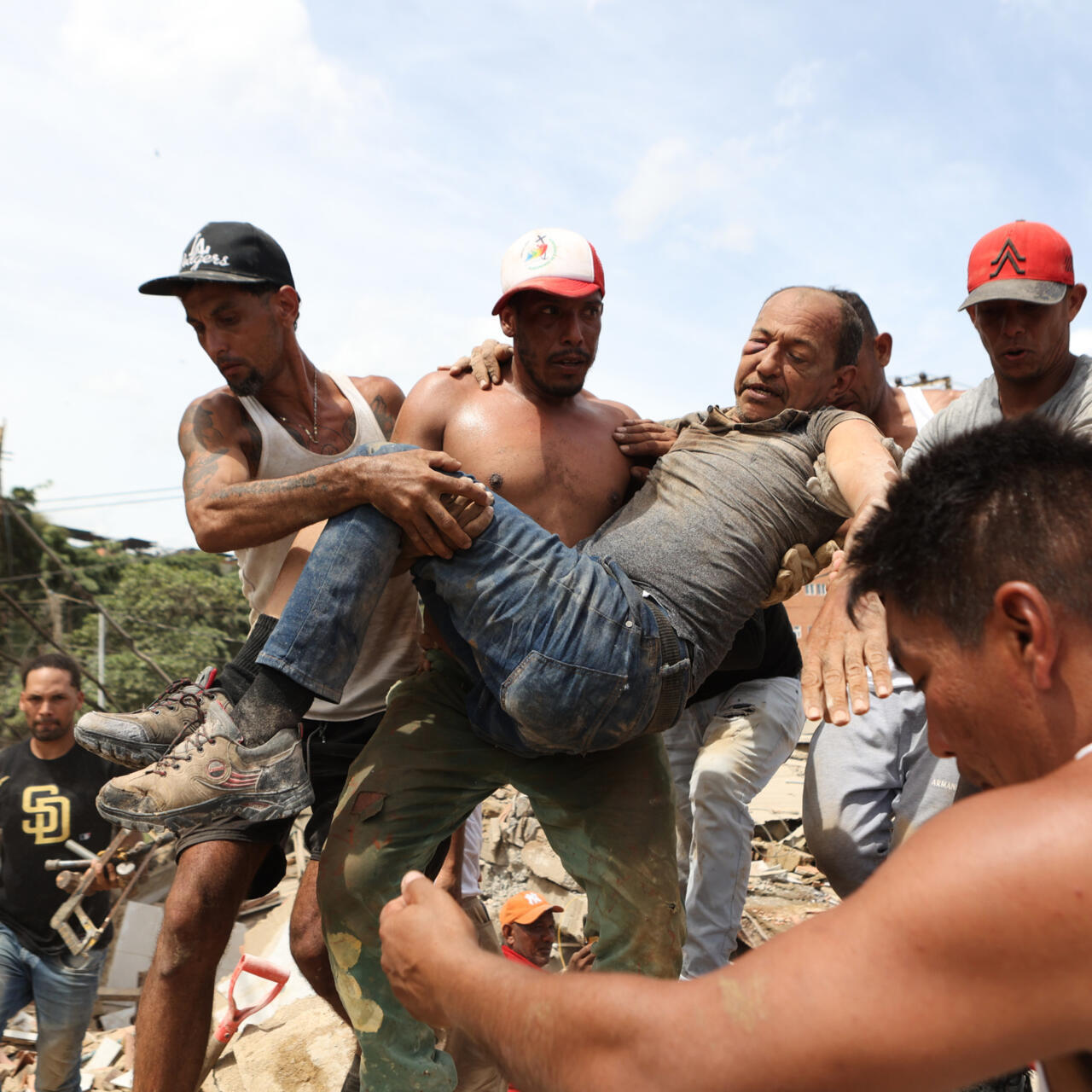 Rescatistas internacionales resaltan la solidaridad del pueblo venezolano en medio del dolor que dejaron los terremotos