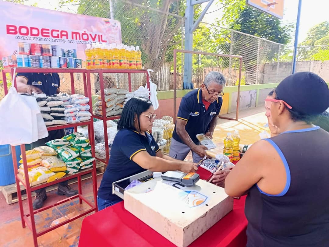 Gobernación del Zulia despliega Bodega Móvil en Francisco Eugenio Bustamante para el beneficio de más de 1.000 familias con precios solidarios
